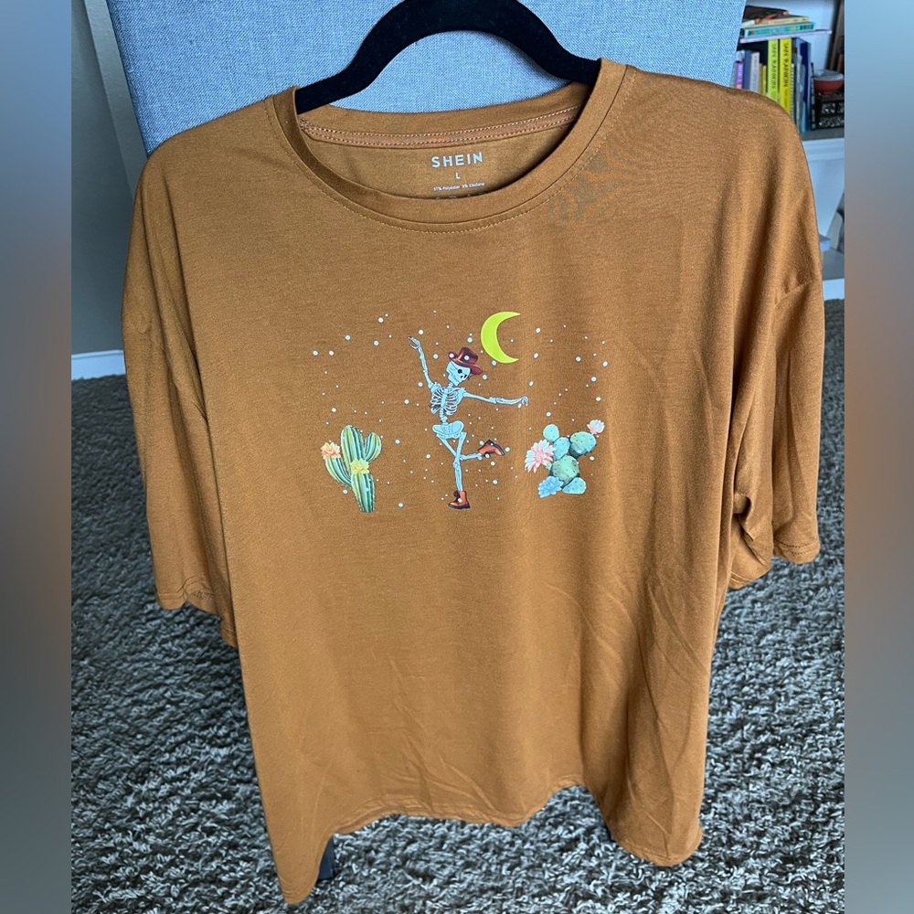 Slightly worn cute t shirt